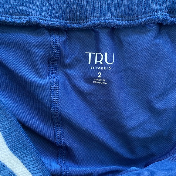 Torrid TRU Woven Stretch Active Skirt with shorts - Picture 7 of 8